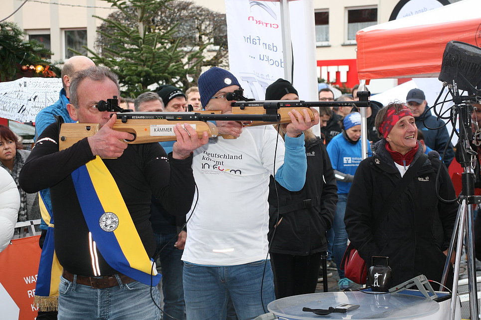 Biathlon-Deutschland-Tour für Jeden auf dem Mayener Weihnachtsmarkt