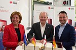 Bundeskanzler Scholz verewigt sich im goldenen Buch der Stadt Koblenz