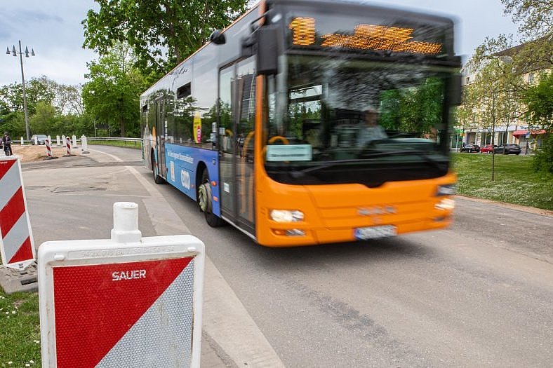 Aufgehobene Sperrungen: Freie Fahrt auf Pfaffendorfer Brücke und Emser Straße