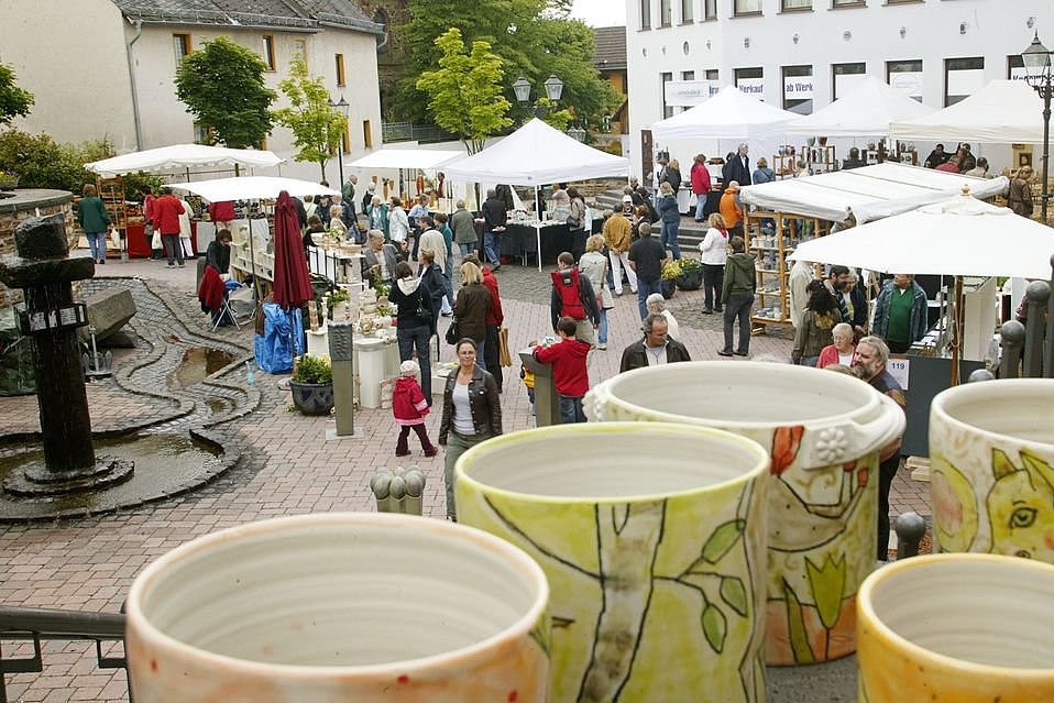 Bereits zum 43. Mal findet am Samstag (10 - 18 Uhr) und Sonntag (11 - 18 Uhr) der europäische Keramikmarkt der Stadt Höhr-Grenzhausen statt. 