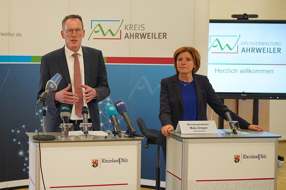 Ministerpräsidentin Malu Dreyer und Innenminister Michael Ebling im Ahrtal