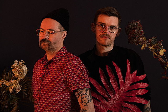 Jupiter Jones spielen Songs aus ihrem neuen Album „Die Sonne ist ein Zwergstern“ 