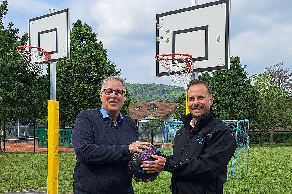 Stadt Remagen erfüllt Kinderwunsch: Neues Basketballfeld an der von-Cramm-Straße