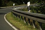 Alleinbeteiligter Kradunfall auf K 15 bei Antweiler: 73-jähriger Fahrer schwer verletzt