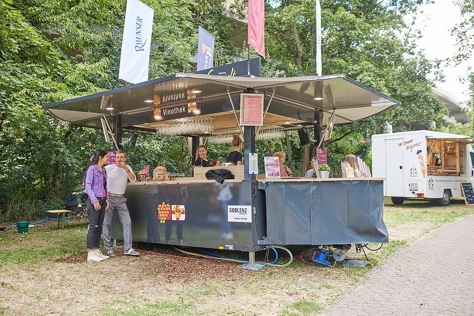 Im Rahmen des Weinfestival Koblenz geht es am Freitag ab 17 Uhr ans Kaiserin-Augusta-Denkmal in den Rheinanlagen. 