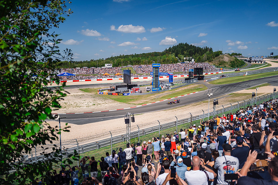 F1-Boliden auf der Nordschleife, 12h Nürburgring und lange Partynacht