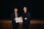 Preisübergabe an Programmgestalter Michael Mertes
