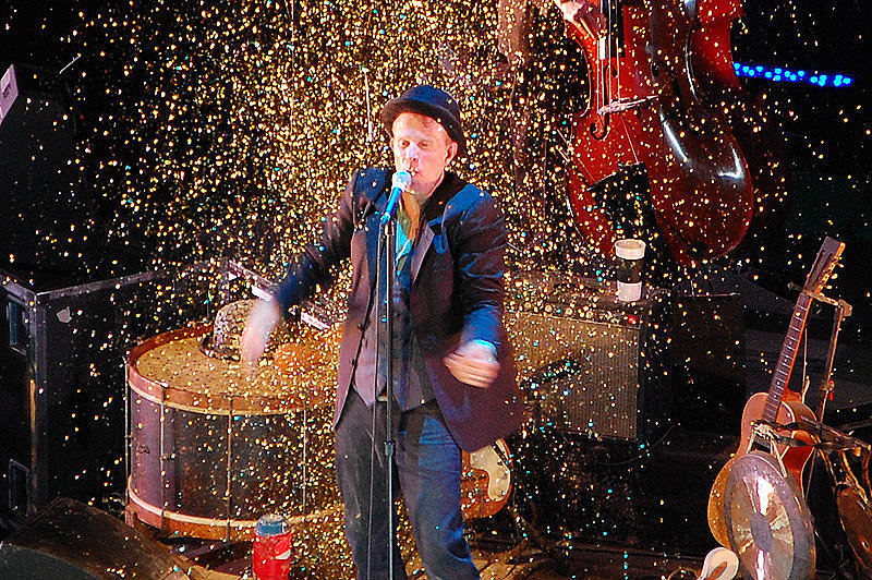 Tom Waits: Eine einzigartige Stimme und musikalisches Genie