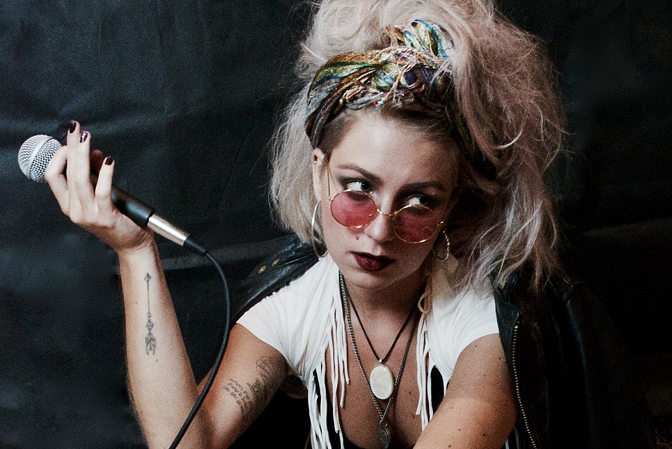 Die Stimme, die Herzen erobert: Georgia Crandon bringt Retro-Pop Magie nach Mendig