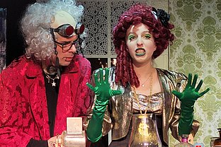 „Der satanarchäolügenialkohöllische Wunschpunsch“ im Theater Lahnstein