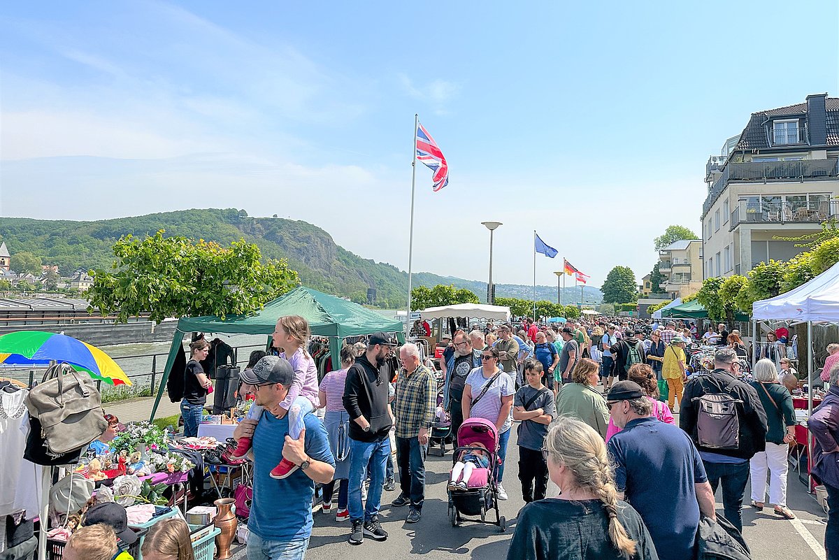 Wunderschone Trodelmarkt Heute In Nrw Bild