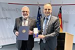 Hans Josef Schmidt aus Koblenz erhält Verdienstkreuz am Bande
