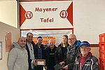 Waffelverkauf auf dem Marktplatz Mayen: Erlöse gehen an Tafel