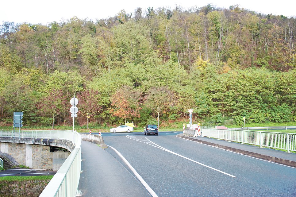 Lahnstein: Ampelanlage wird im Einmündungsbereich B260 / Brücke Friedrichssegen fest installiert