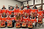 Übergabe der Ausrüstung an die "First Responder"