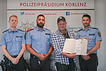 Rettung auf dem Rhein: Koblenzer Bürger mit Polizei-Bürgerurkunde ausgezeichnet
