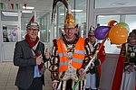 Prinz Peter IV. mit Gefolge ehren neuen Betriebshof mit Besuch