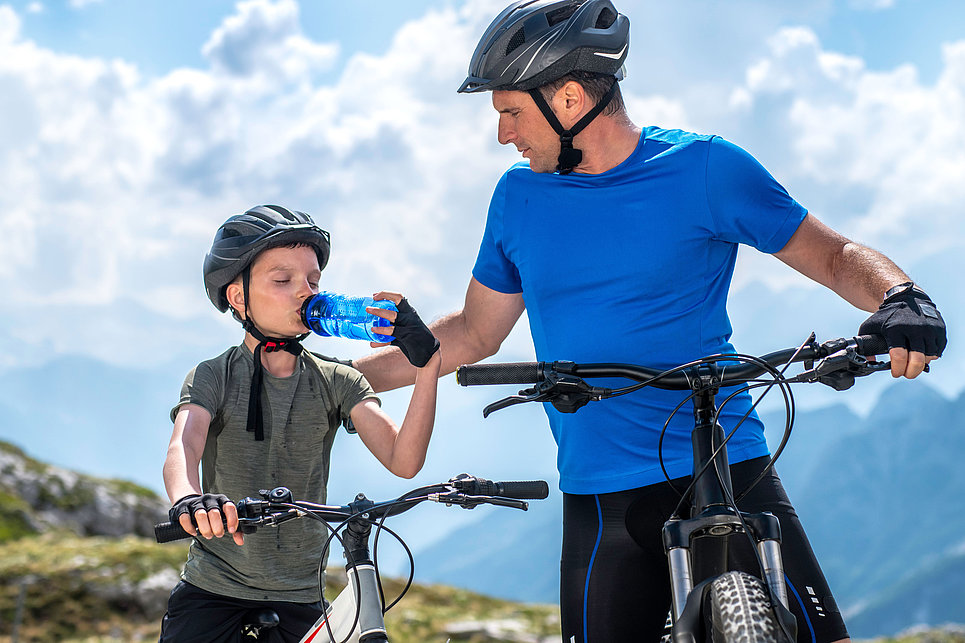Trinken beim Radausflug: Elektrolythaushalt wichtig