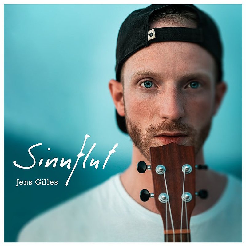 Nach seiner erfolgreichen Teilnahme bei "The Voice of Germany" kommt Jens Gilles nun mit neuem Soloprogramm ans Rheinufer.