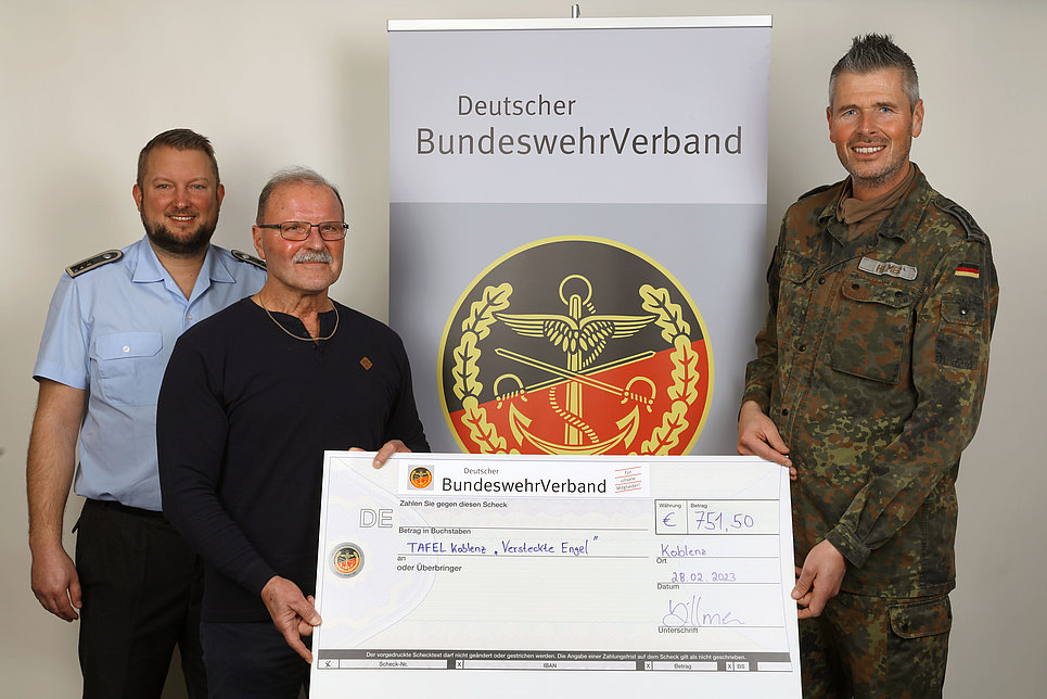 Sanitätssoldaten sammeln für Koblenzer Kinder in Notlagen
