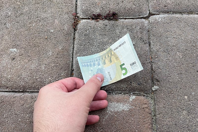 Geld gefunden und eingesteckt: Bist du nun ein Straftäter?