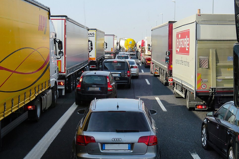 Bundesgerichtshof klärt Regeln bei beidseitiger Fahrbahnverengung