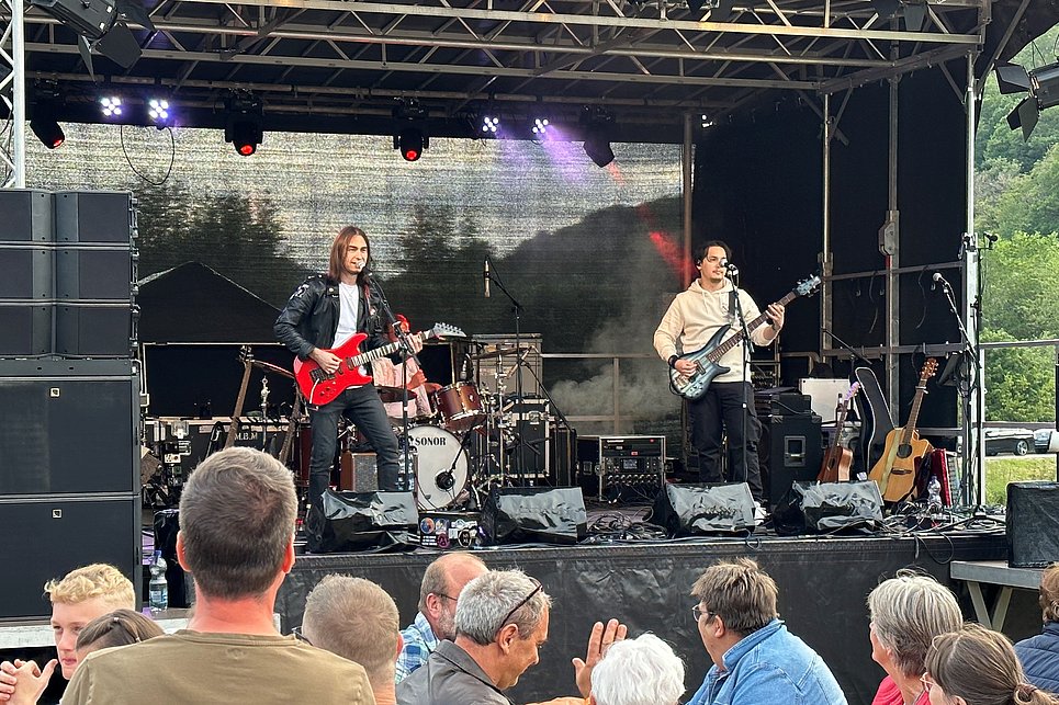 „Nacht der Vulkane 2023“: Musik und Farbenspektakel am Riedener Waldsee.