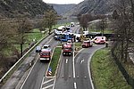 Schwerer Verkehrsunfall auf der B49 bei Alken: Kollision zwischen Autotransporter und Unimog