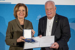 Dieter Sesterheim und Ministerpräsidentin Malu Dreyer