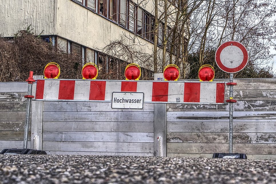 Hochwasserschutz in Koblenz: Frühzeitige Maßnahmen in Reaktion auf steigende Rheinpegel