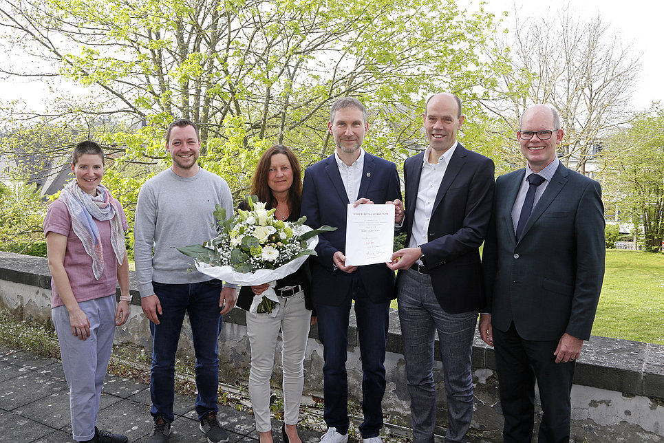 Überreichung der Ehrennadel