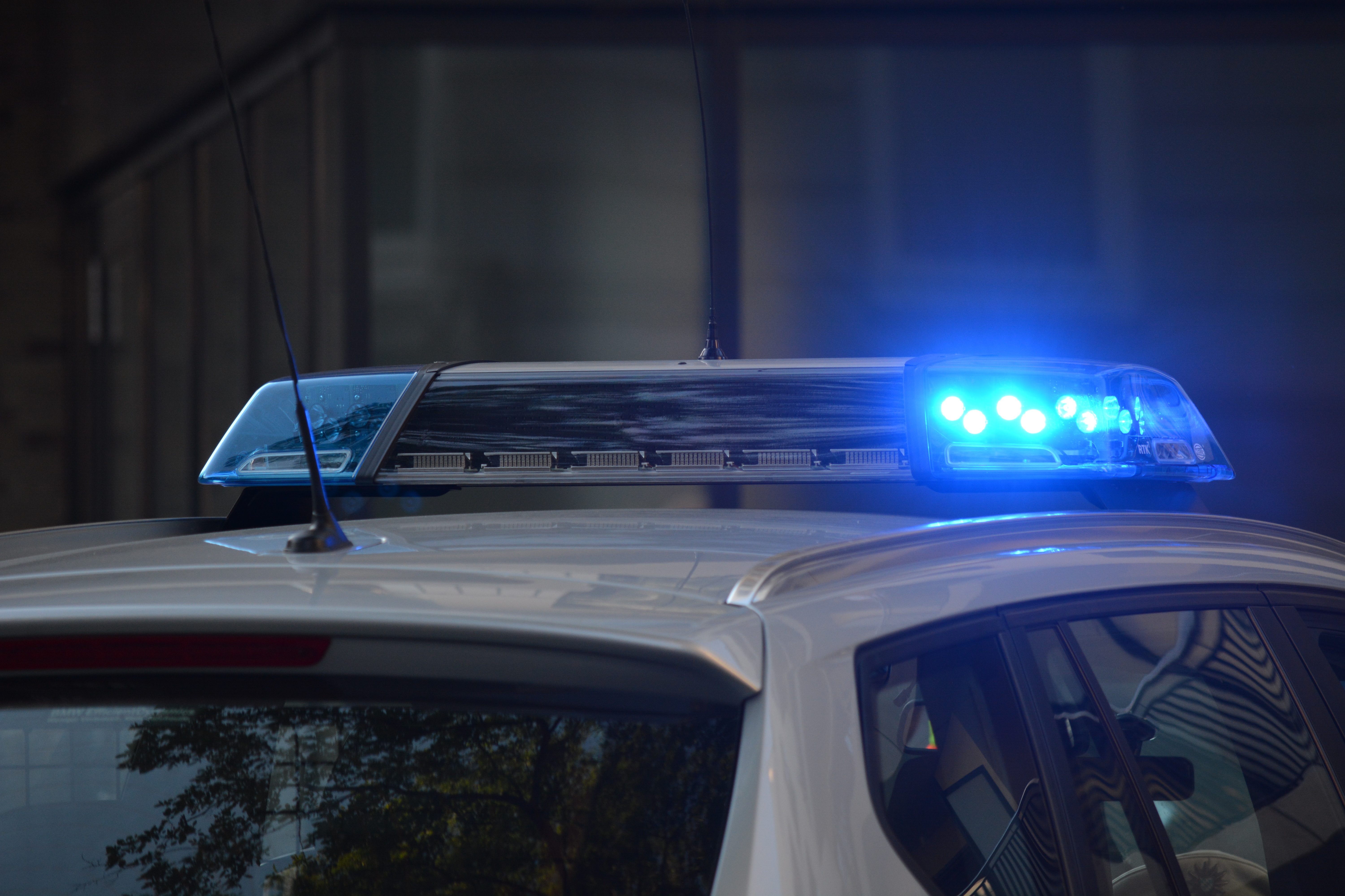 Fastnachtswagen in Nannhausen kippt um – Insassen verletzt