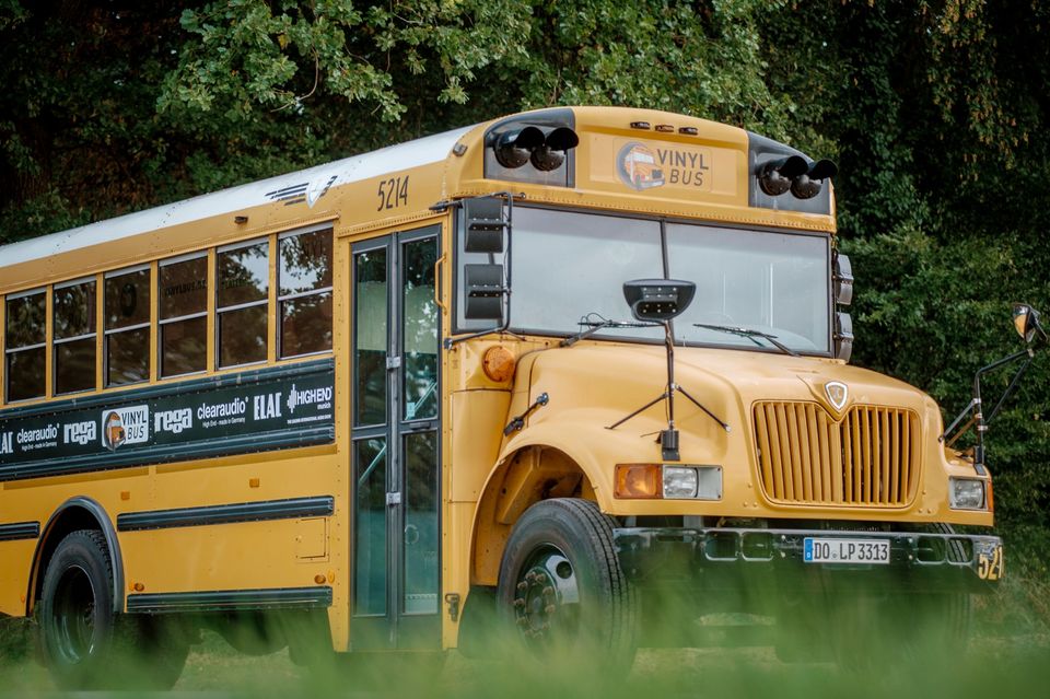Der Vinyl-Bus macht am Donnerstag von 14 bis 18 Uhr Halt bei Schmitz Hifi in der Emil-Schüller-Str. 39 in Koblenz. 